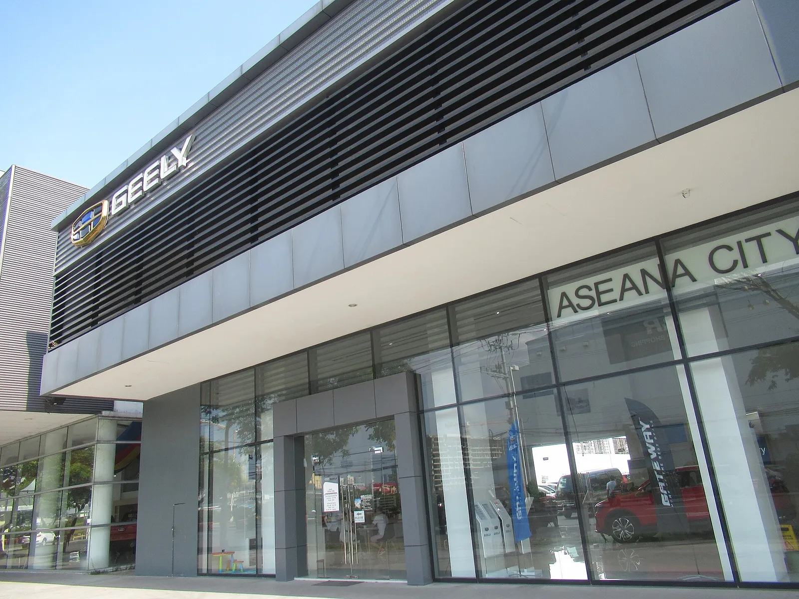 Geely ลงนามตัวแทนจำหน่ายในอังกฤษครบ 100 แห่ง หลังทำตลาดไม่ถึงหนึ่งปี รูปที่ 2