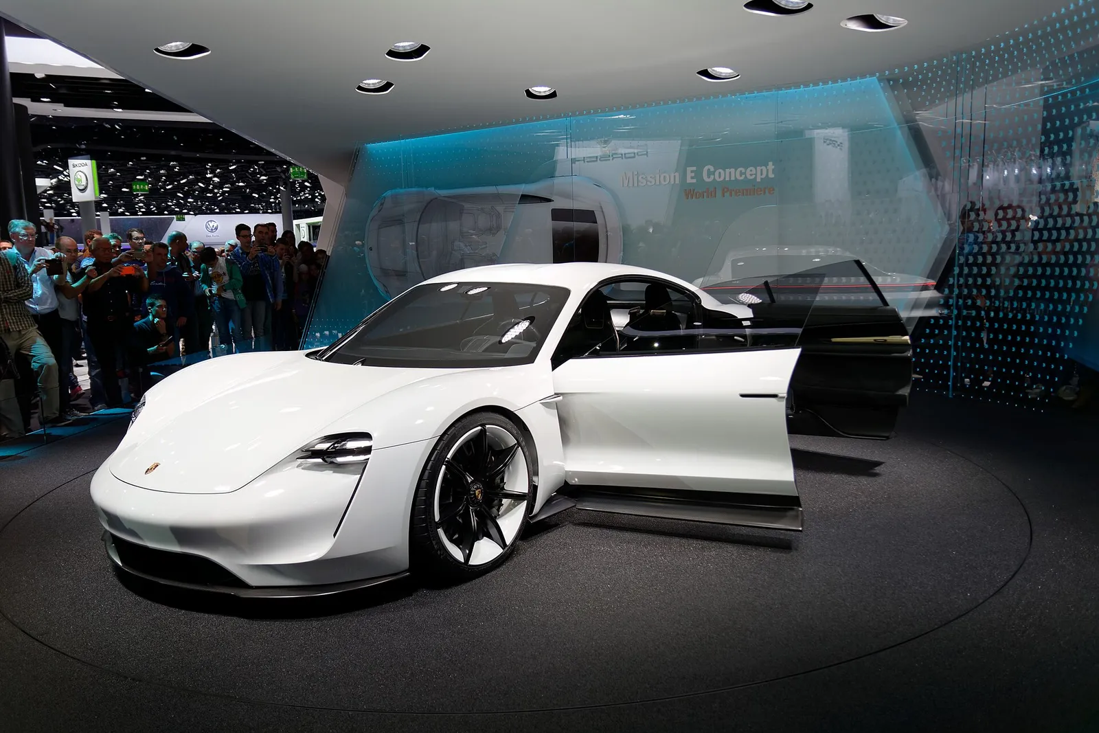 Porsche Mission S ต้นแบบซูเปอร์คาร์ใหม่ อาจมีเกียร์ธรรมดาและเตรียมต่อยอดสู่รุ่นผลิต รูปที่ 5