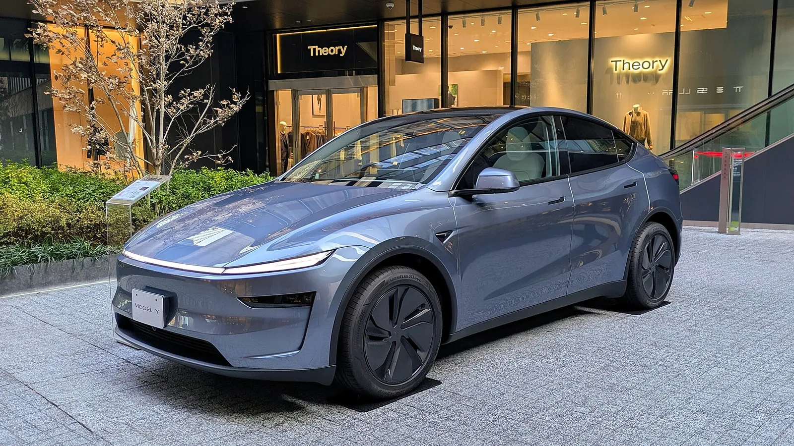 ลองขับ Tesla Model Y RWD รุ่นประหยัด ตัดออปชันเพื่อทำราคาให้ต่ำลง รูปที่ 4