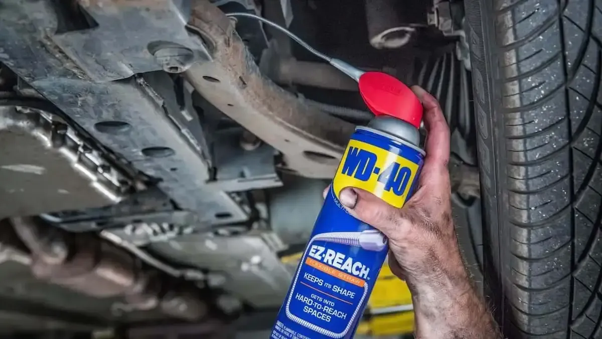 WD-40 ใช้กับรถยนต์ได้อย่างไร และจุดไหนห้ามฉีดเด็ดขาด