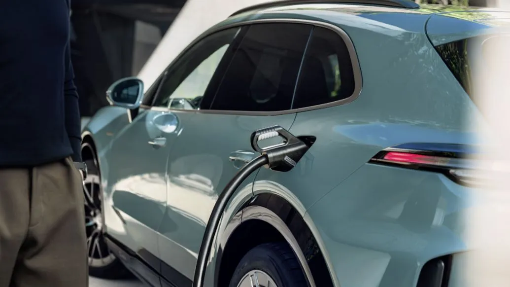 Porsche Cayenne Electric เปิดตัวรุ่นไฟฟ้าใหม่ มีสามรุ่นย่อยทั้งแบบ SUV และ Coupé รูปที่ 4