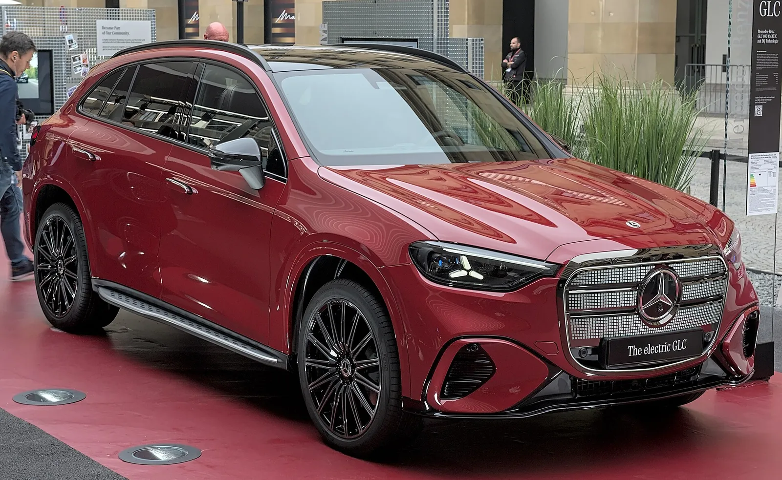 เผยผลทดสอบและภาพภายใน Mercedes-Benz GLC400 Electric 2027 จาก Car and Driver รูปที่ 4