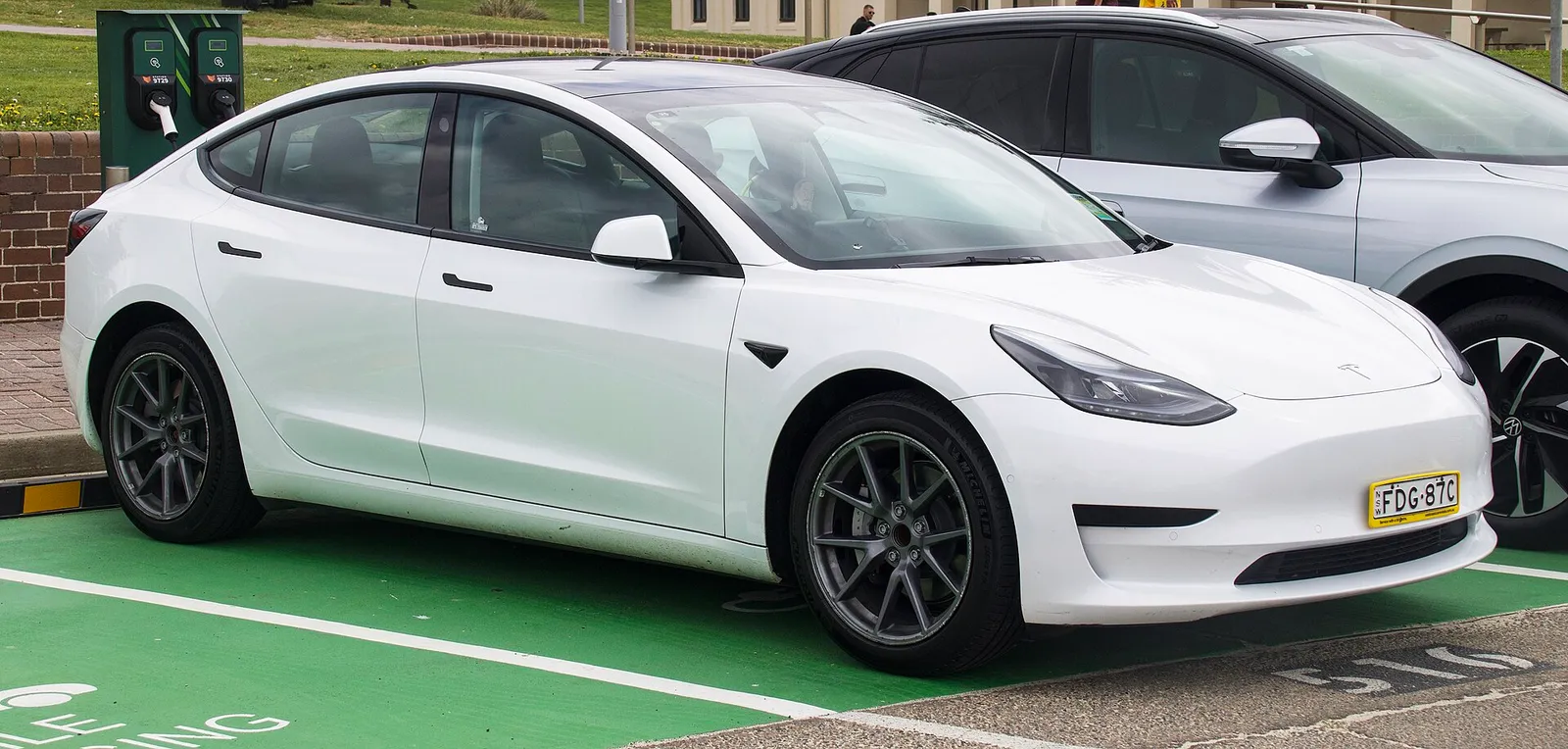 Tesla Model 3 อัปเดตตุลาคม 2569 เพิ่มระบบ V2L ราคาเริ่มต้น 1,149,000 บาท รูปที่ 4