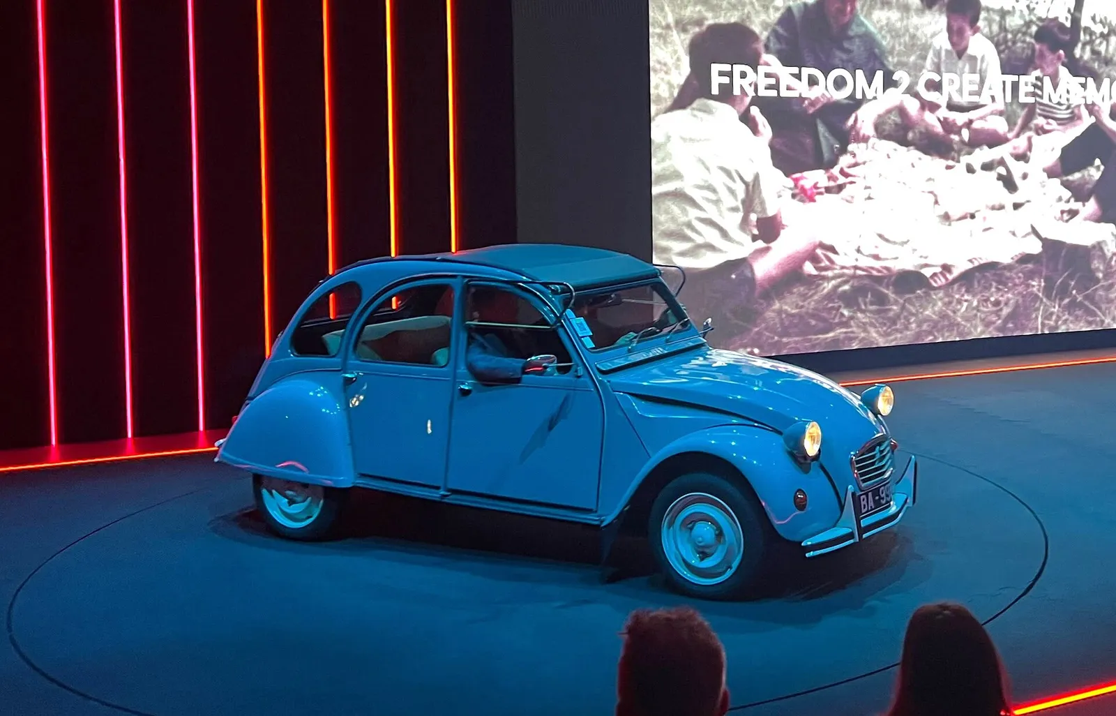 Citroën 2CV กลับมาเป็นรถไฟฟ้าคอนเซปต์ ตั้งเป้าผลิตปี 2028 ราคาเริ่มต้นราว 15,000 ยูโร รูปที่ 1