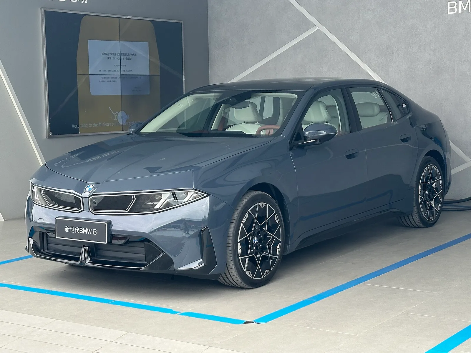 BMW i3 2027 เปิดรับคำสั่งซื้อ ค่าเช่ารายเดือนต่ำกว่า iX3 ทั้งที่ราคาเริ่มต้นเท่ากัน รูปที่ 4