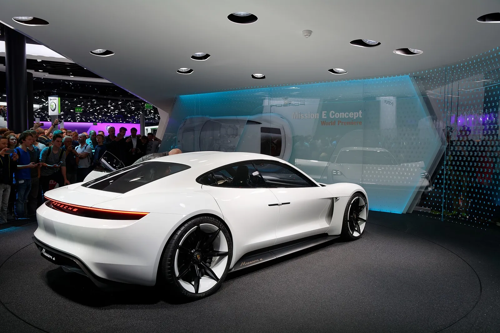 Porsche Mission S ต้นแบบซูเปอร์คาร์ใหม่ อาจมีเกียร์ธรรมดาและเตรียมต่อยอดสู่รุ่นผลิต รูปที่ 3