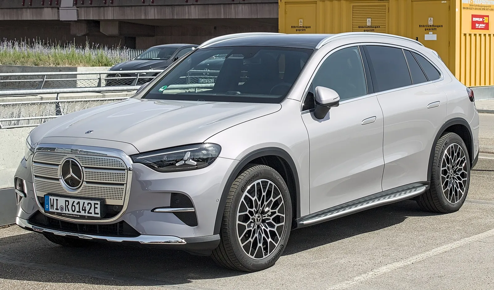 เผยผลทดสอบและภาพภายใน Mercedes-Benz GLC400 Electric 2027 จาก Car and Driver รูปที่ 2