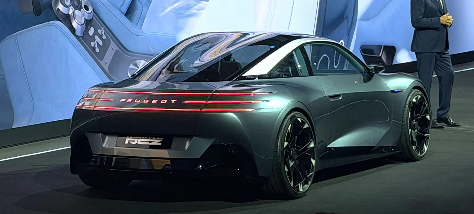 Peugeot เผยคอนเซปต์ RCZ Vision และ E-T16 ในงาน Paris Auto Show รูปที่ 2