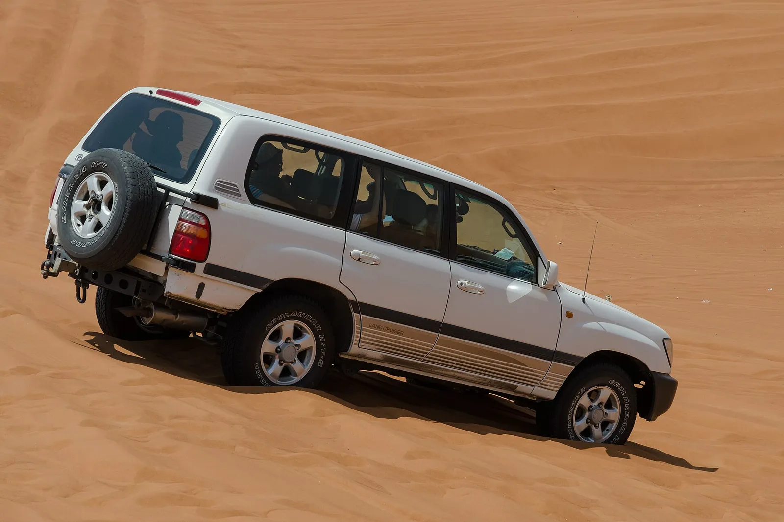 Toyota Land Cruiser เรียกคืน 105,794 คัน เสี่ยงน้ำมันรั่วจากท่อเชื้อเพลิง รูปที่ 5