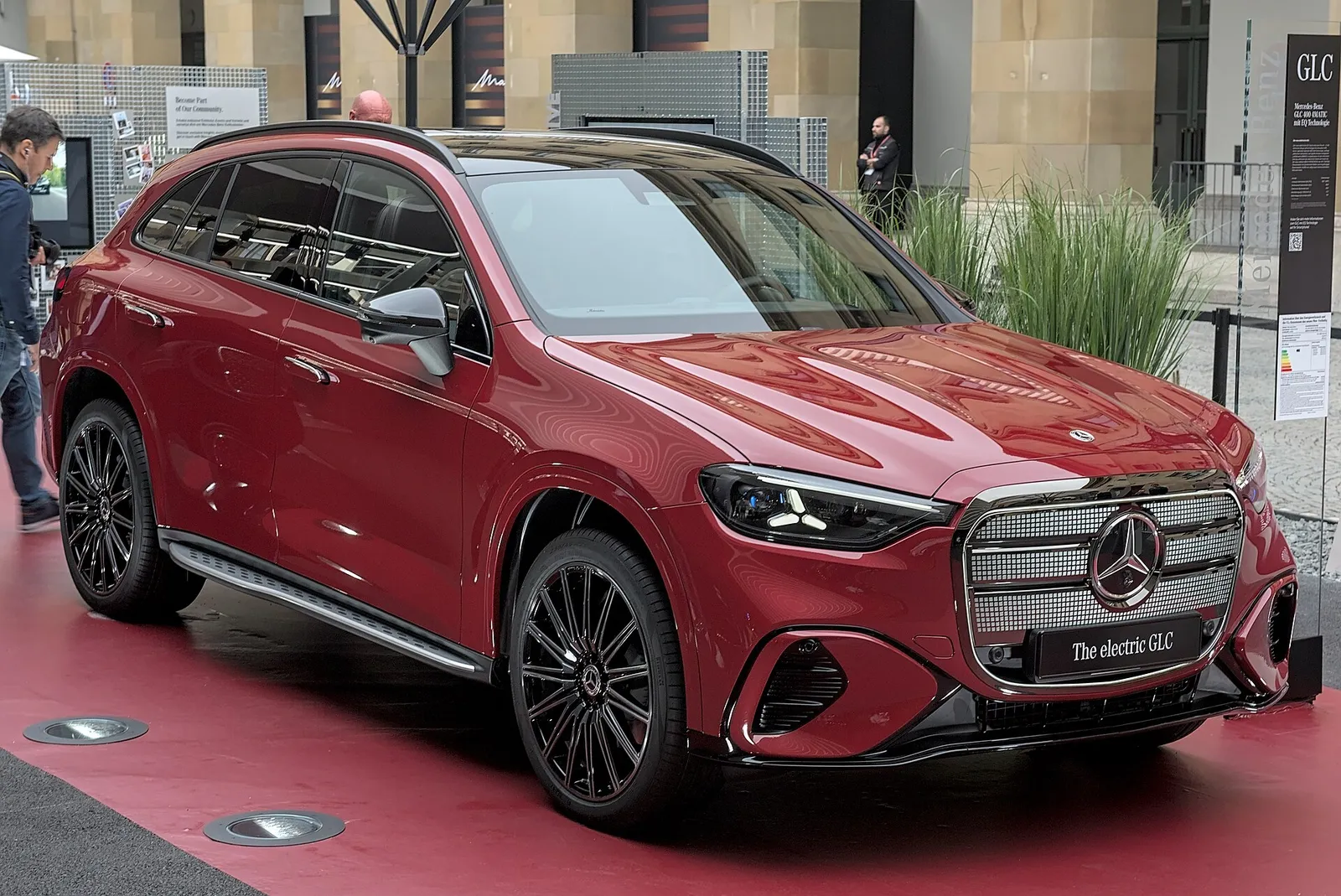 เผยผลทดสอบและภาพภายใน Mercedes-Benz GLC400 Electric 2027 จาก Car and Driver รูปที่ 3