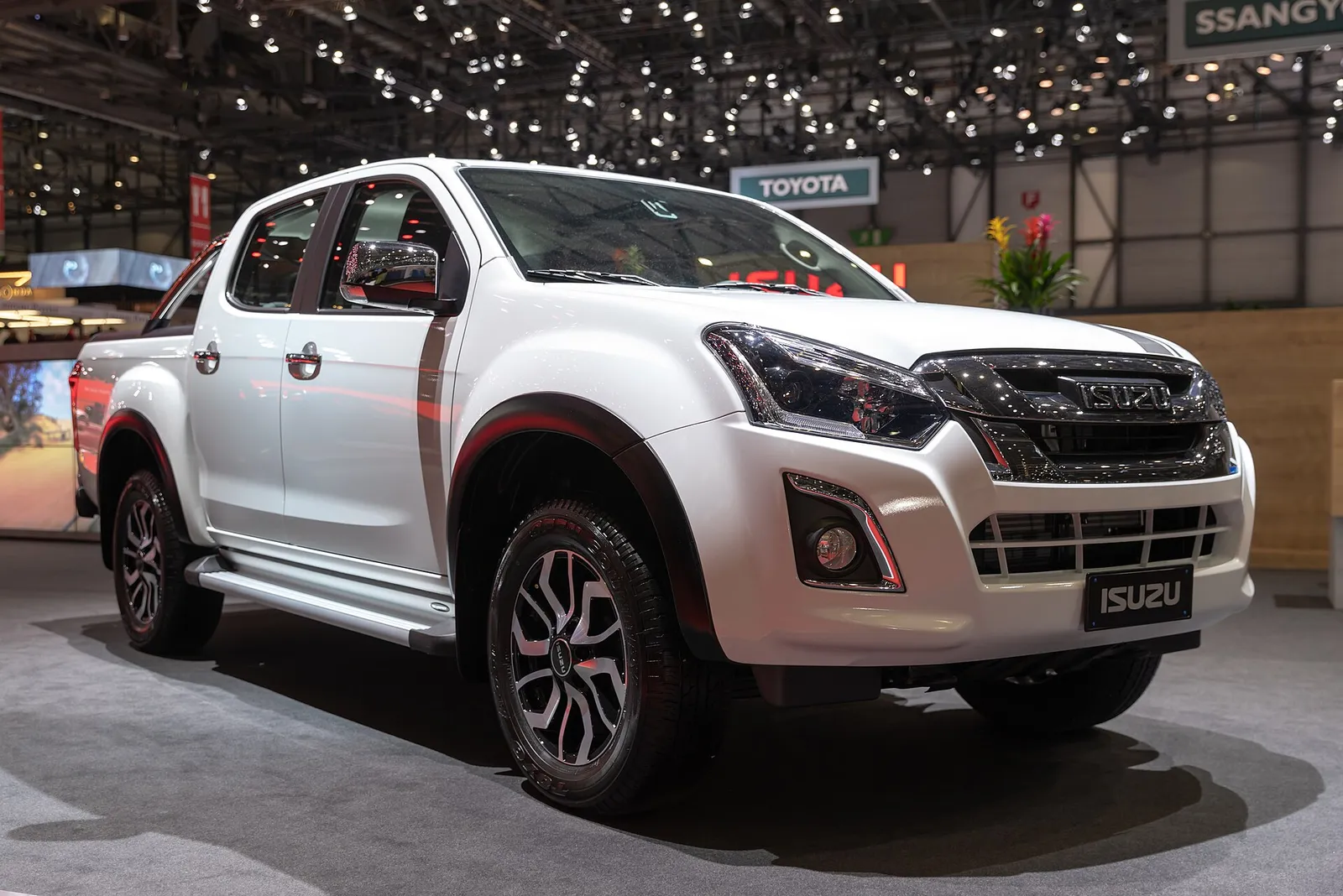 Isuzu D-Max และ MU-X ได้เครื่องยนต์ดีเซล 2.2 Ddi MaxForce Biturbo 204 แรงม้าในไทย รูปที่ 3